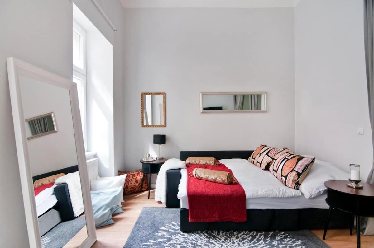 ⍟Luxurious And Bright⍟ 5 Min Walk To City Center Apartment Viena Exterior foto
