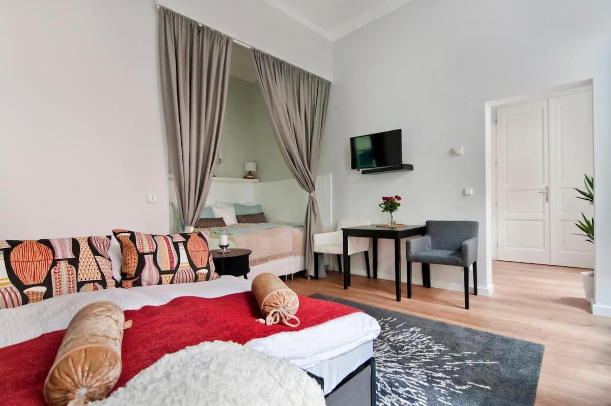 ⍟Luxurious And Bright⍟ 5 Min Walk To City Center Apartment Viena Exterior foto